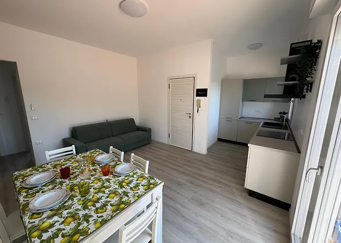 Attico Maestro Tiberio - A Pinarella Di *